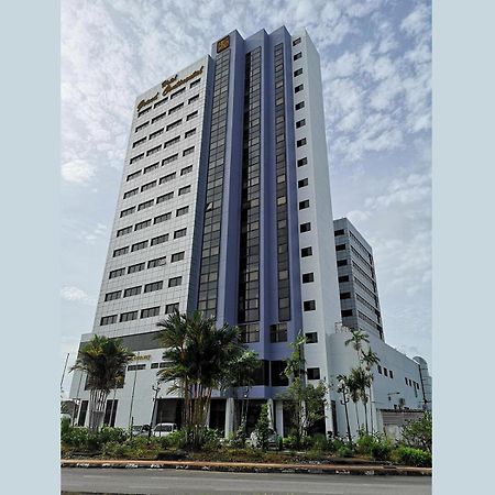 Hotel Grand Continental Kuching Exterior foto