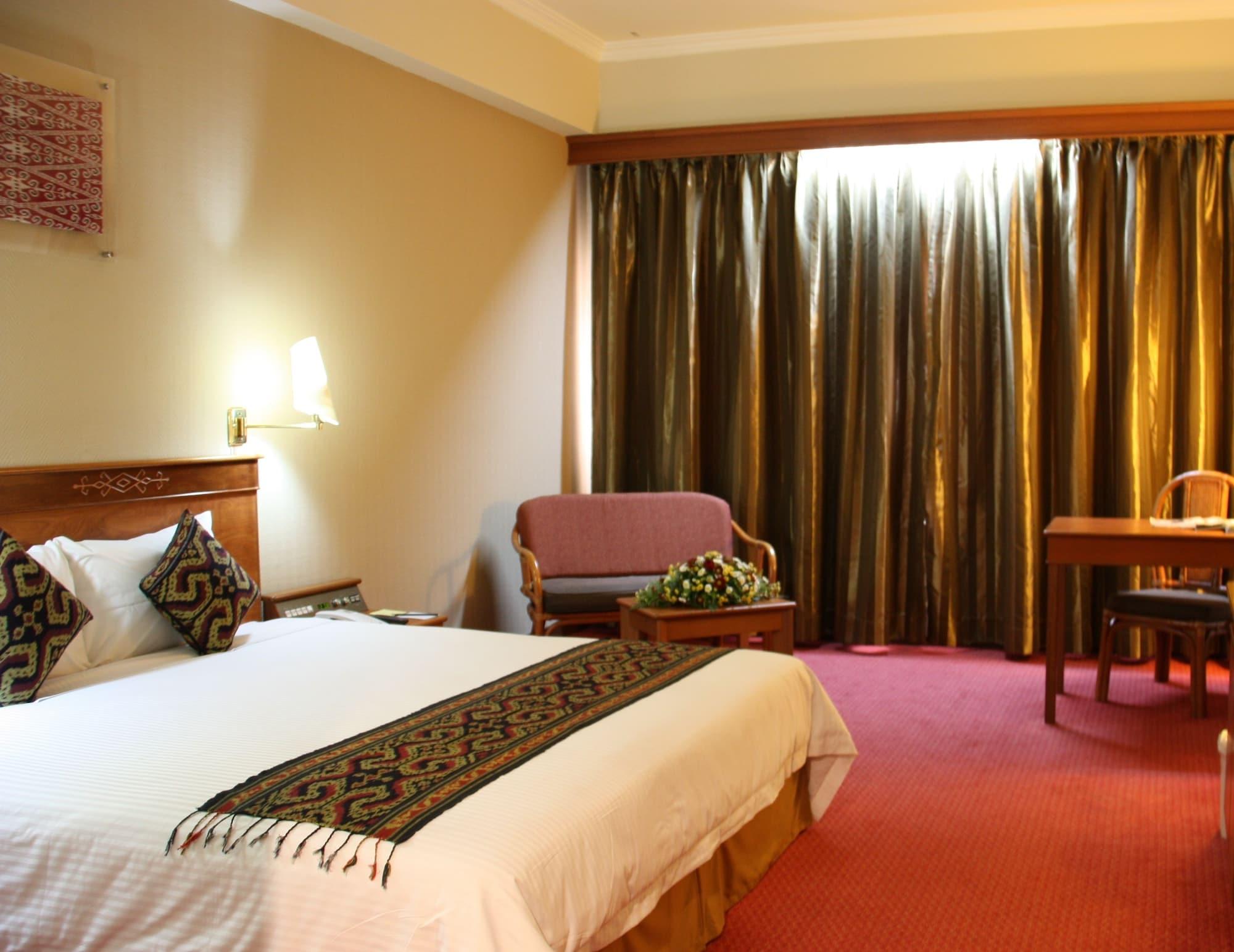 Hotel Grand Continental Kuching Exterior foto