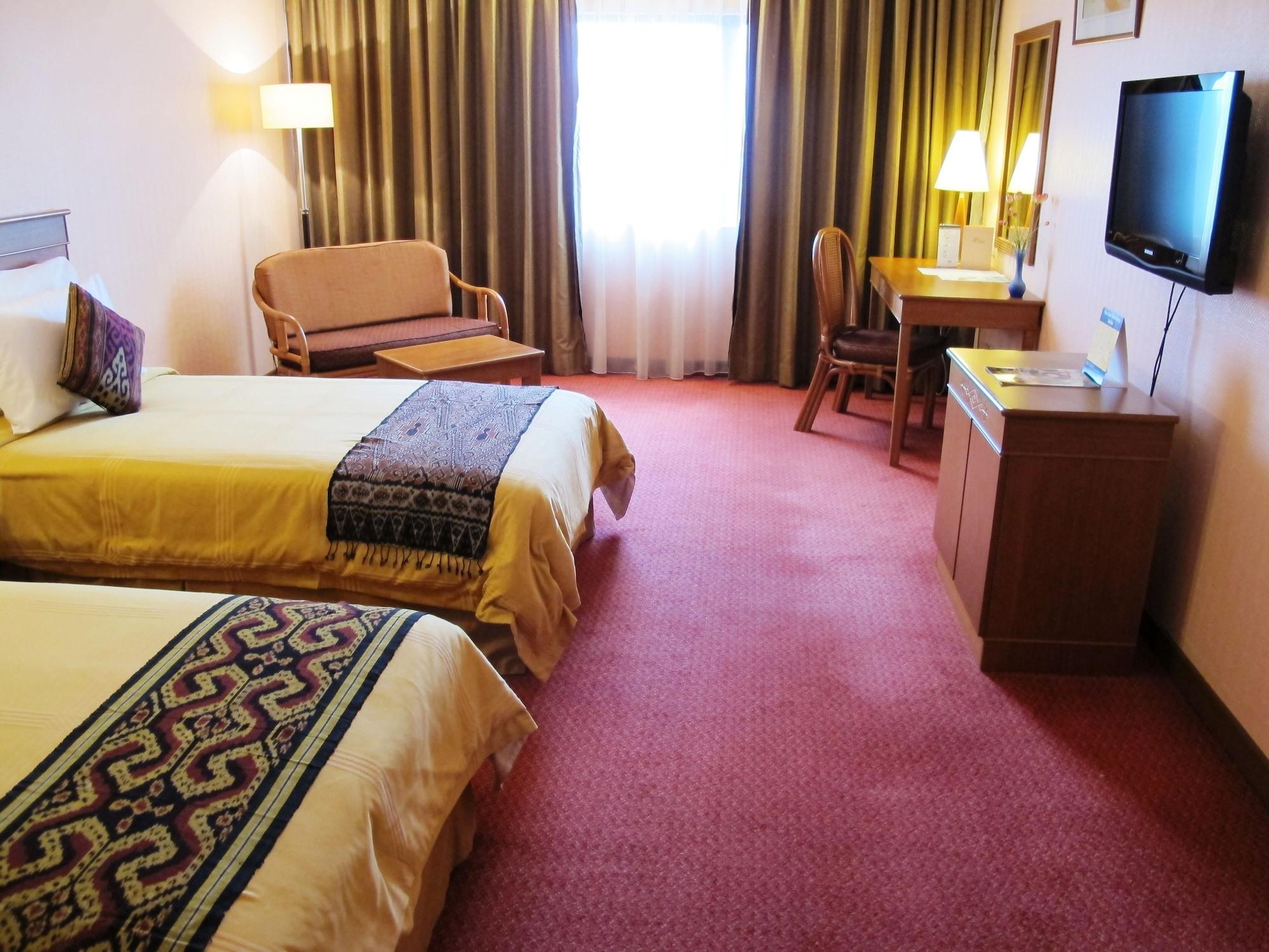 Hotel Grand Continental Kuching Exterior foto