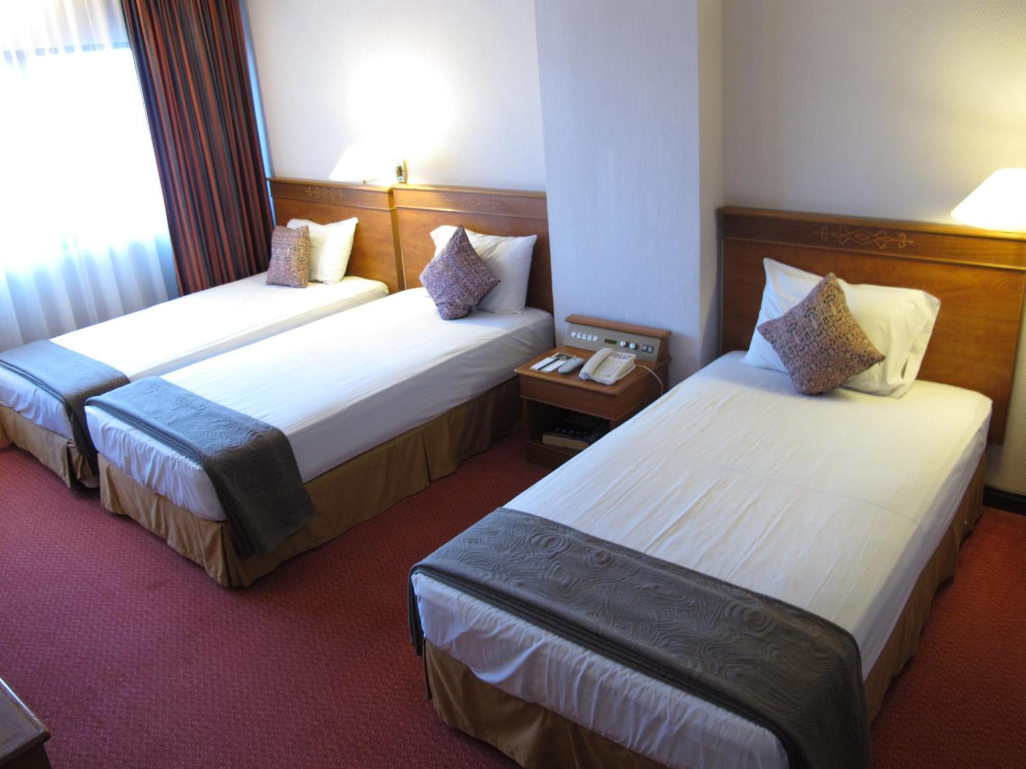 Hotel Grand Continental Kuching Exterior foto
