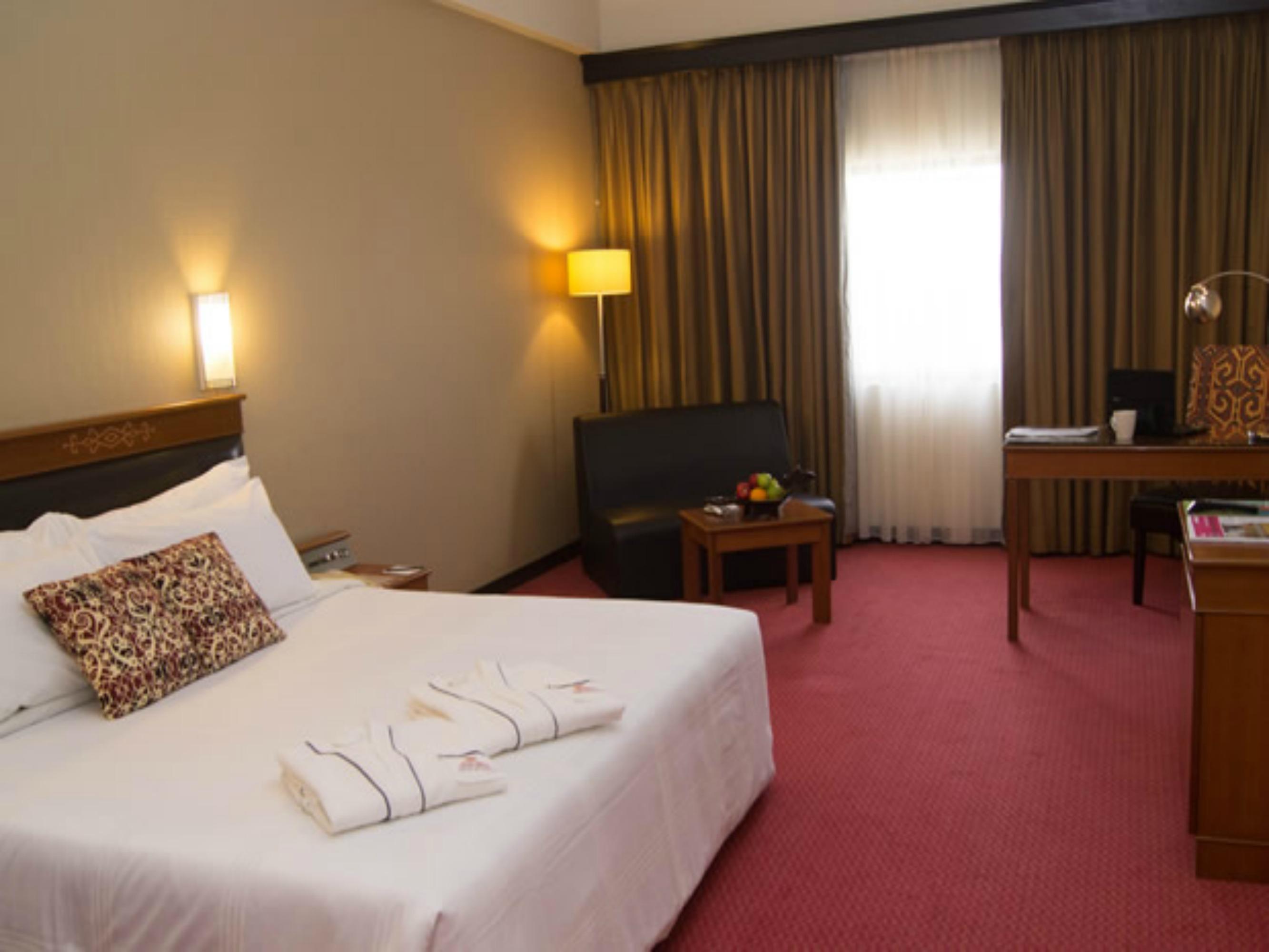 Hotel Grand Continental Kuching Exterior foto