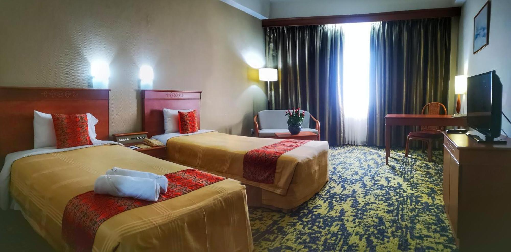 Hotel Grand Continental Kuching Exterior foto