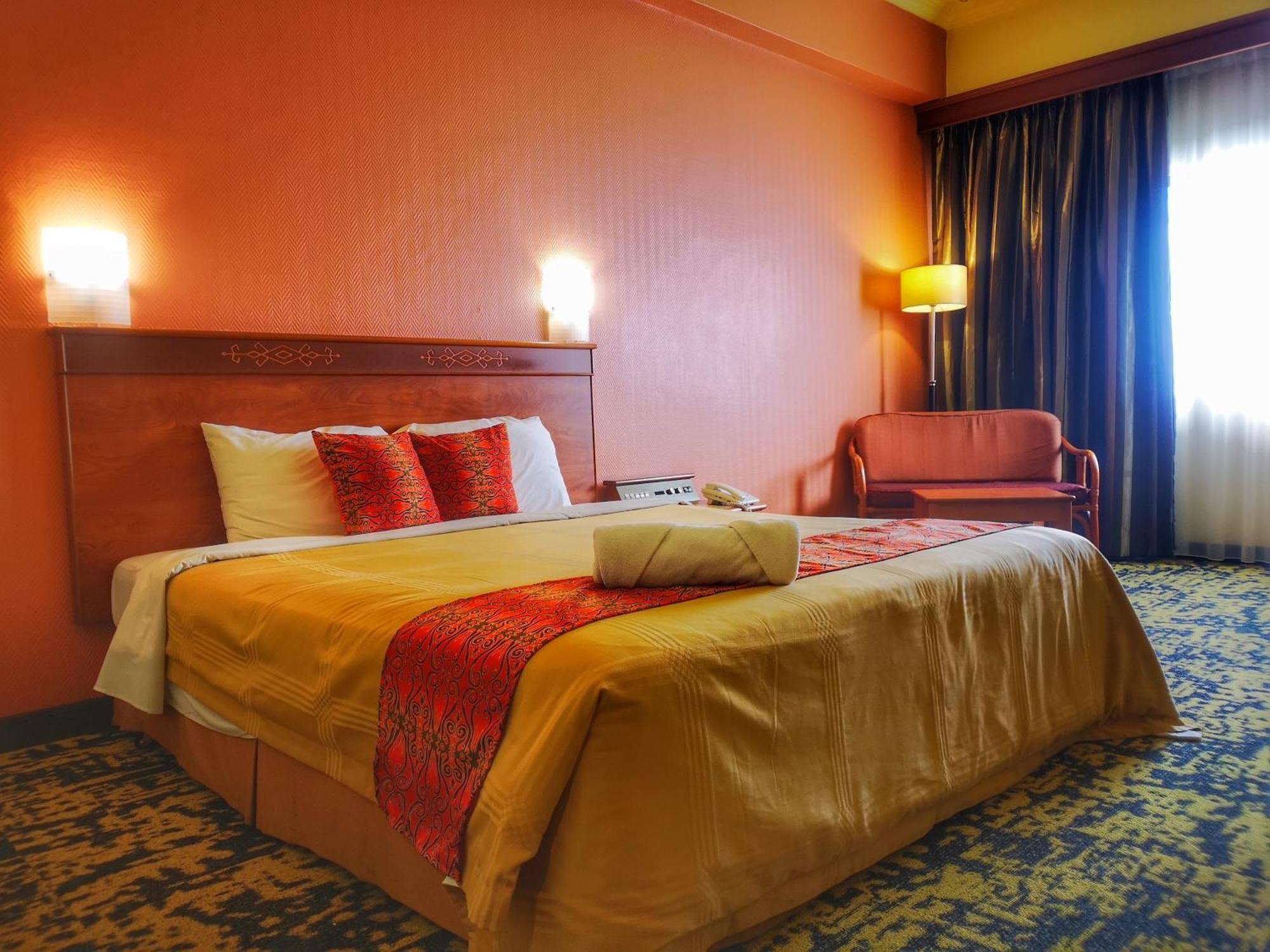 Hotel Grand Continental Kuching Exterior foto