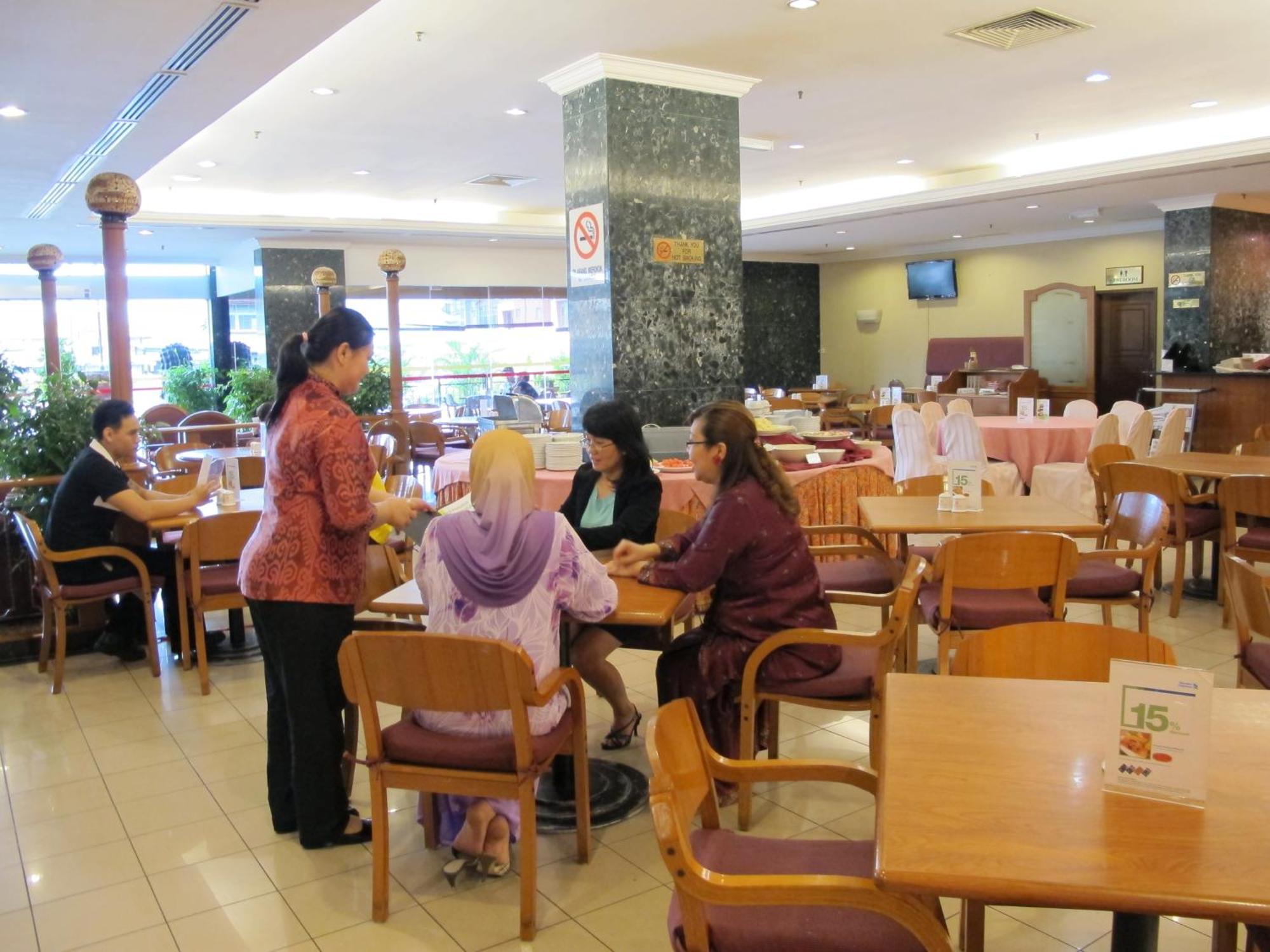 Hotel Grand Continental Kuching Exterior foto