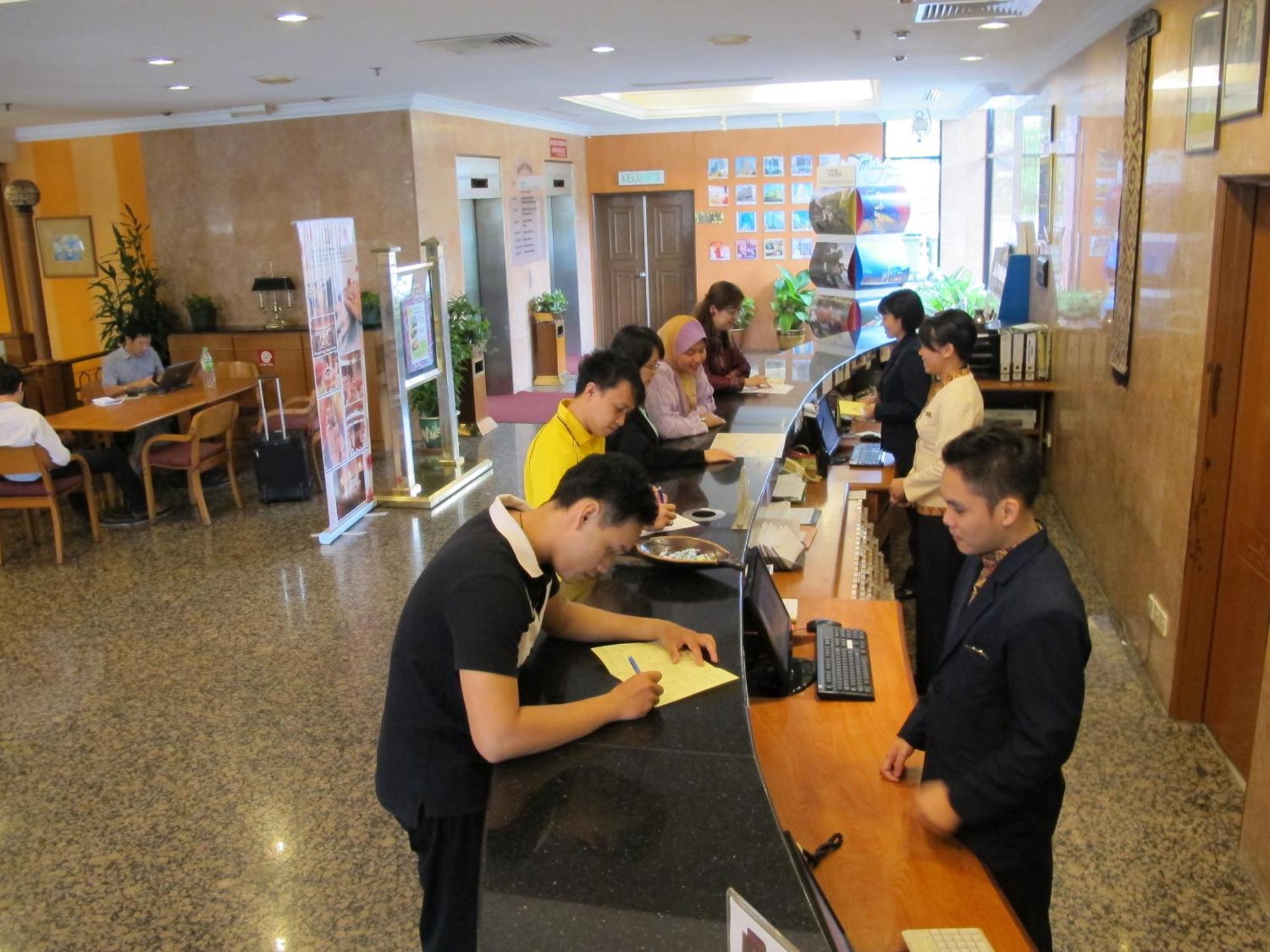 Hotel Grand Continental Kuching Exterior foto