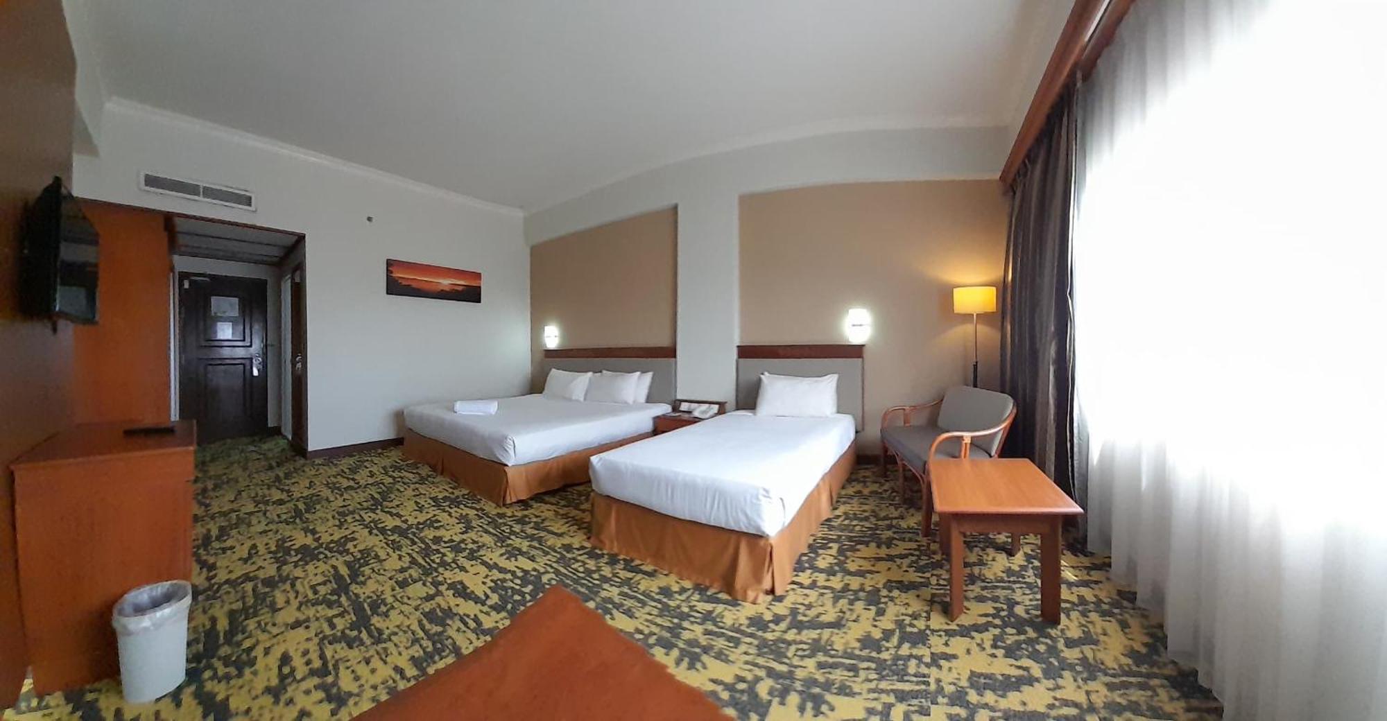 Hotel Grand Continental Kuching Exterior foto