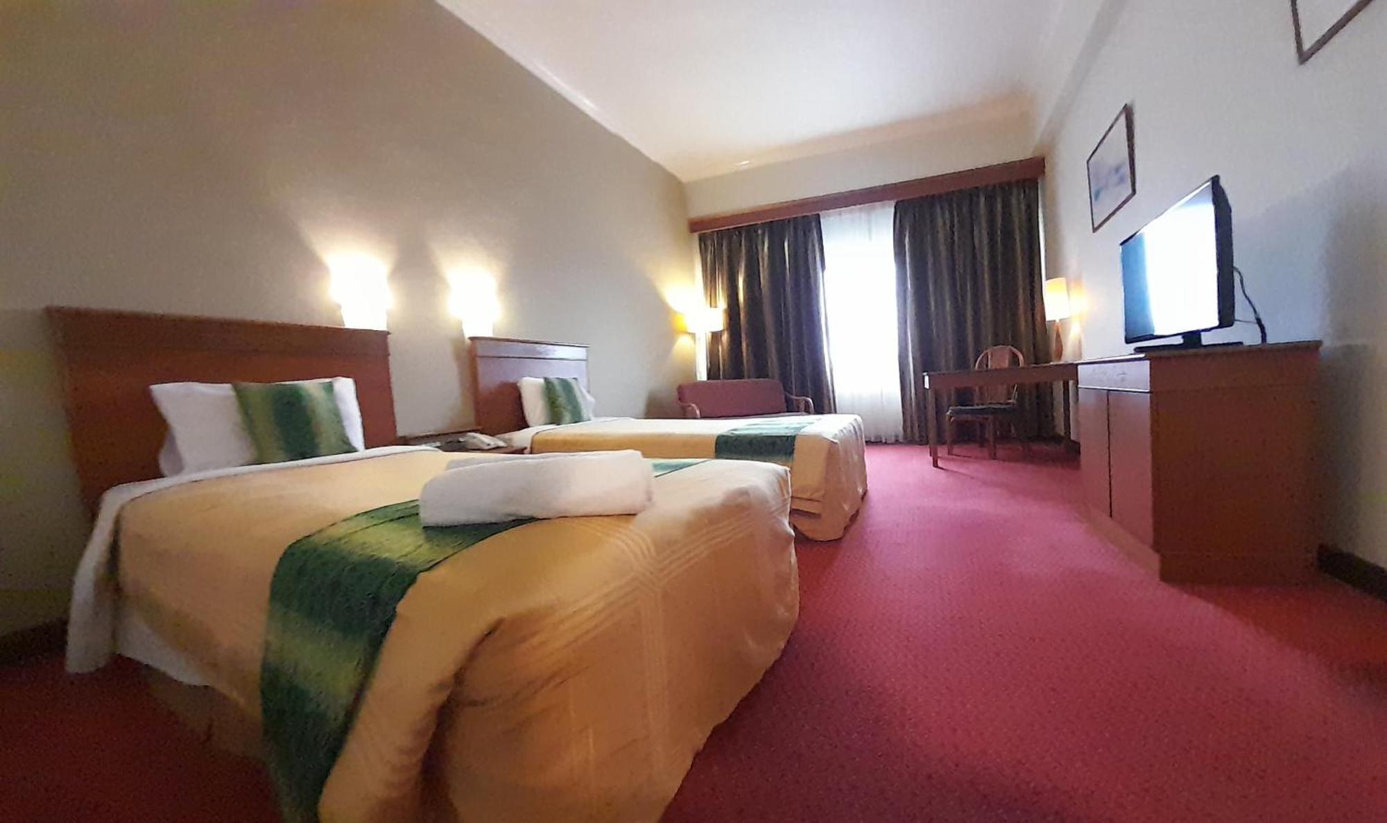Hotel Grand Continental Kuching Exterior foto