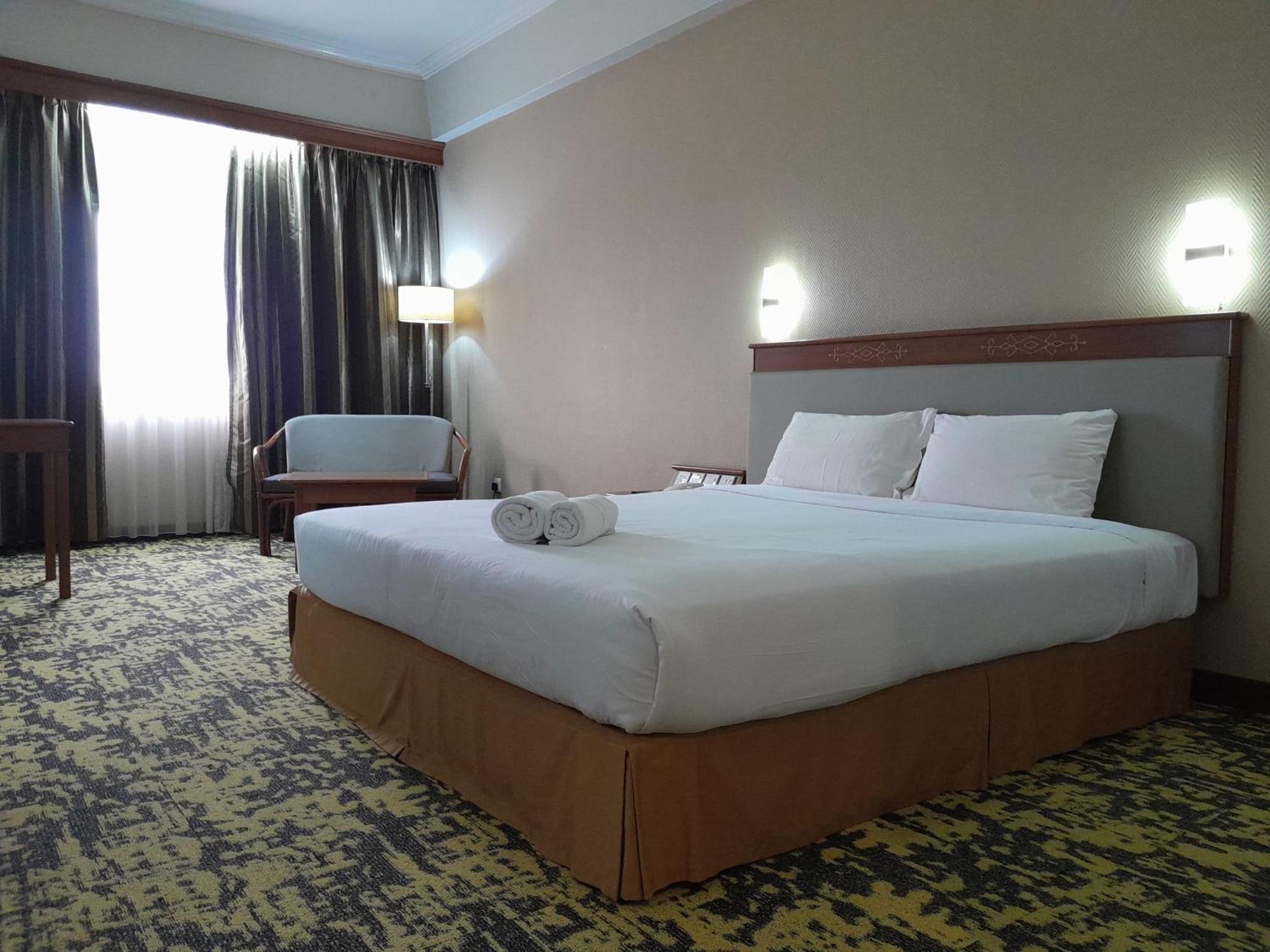 Hotel Grand Continental Kuching Exterior foto