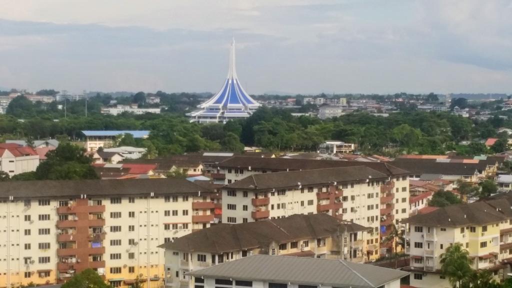 Hotel Grand Continental Kuching Exterior foto