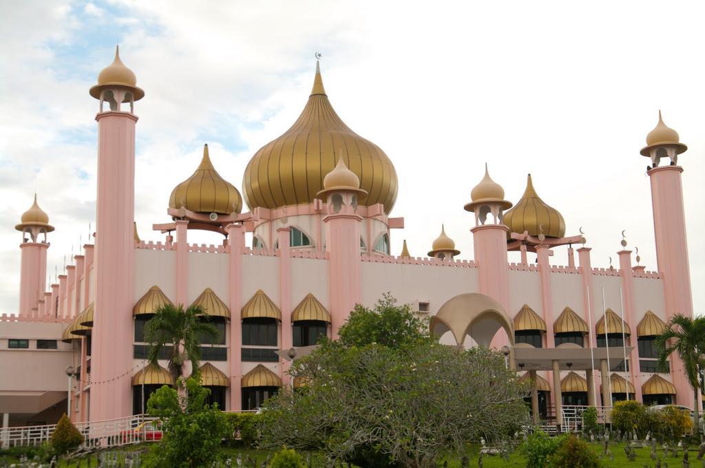 Hotel Grand Continental Kuching Exterior foto