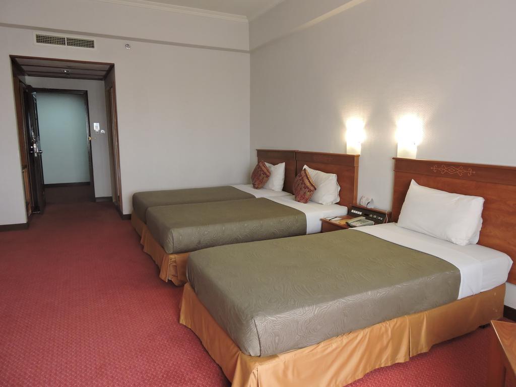 Hotel Grand Continental Kuching Exterior foto