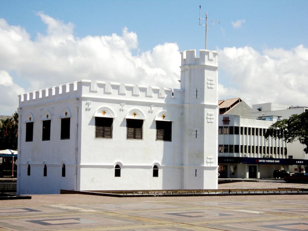 Hotel Grand Continental Kuching Exterior foto