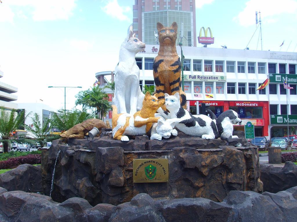 Hotel Grand Continental Kuching Exterior foto